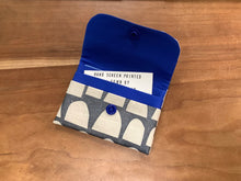 Load image into Gallery viewer, Card wallet - Black semi circles