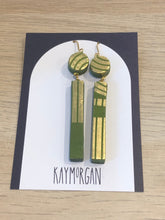 Load image into Gallery viewer, Bloc earring long olive &amp; gold
