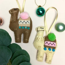 Load image into Gallery viewer, Camel Decoration
