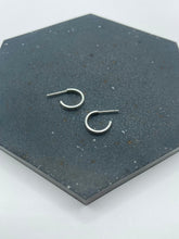 Load image into Gallery viewer, Small Hoop Earrings
