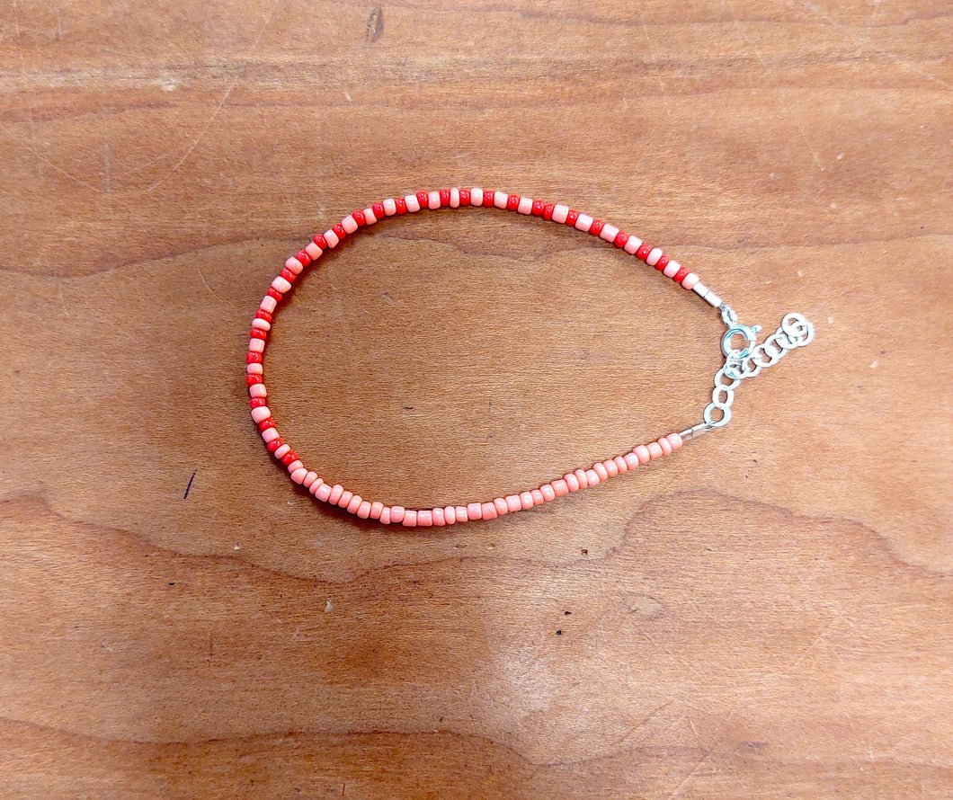 Bead bracelet red and pink