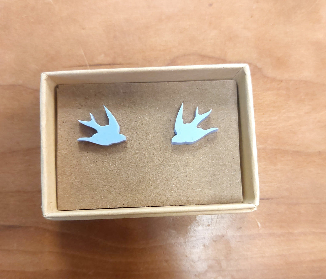 Swallow studs lilac