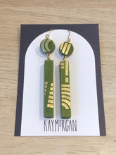 Load image into Gallery viewer, Bloc earring long olive &amp; gold
