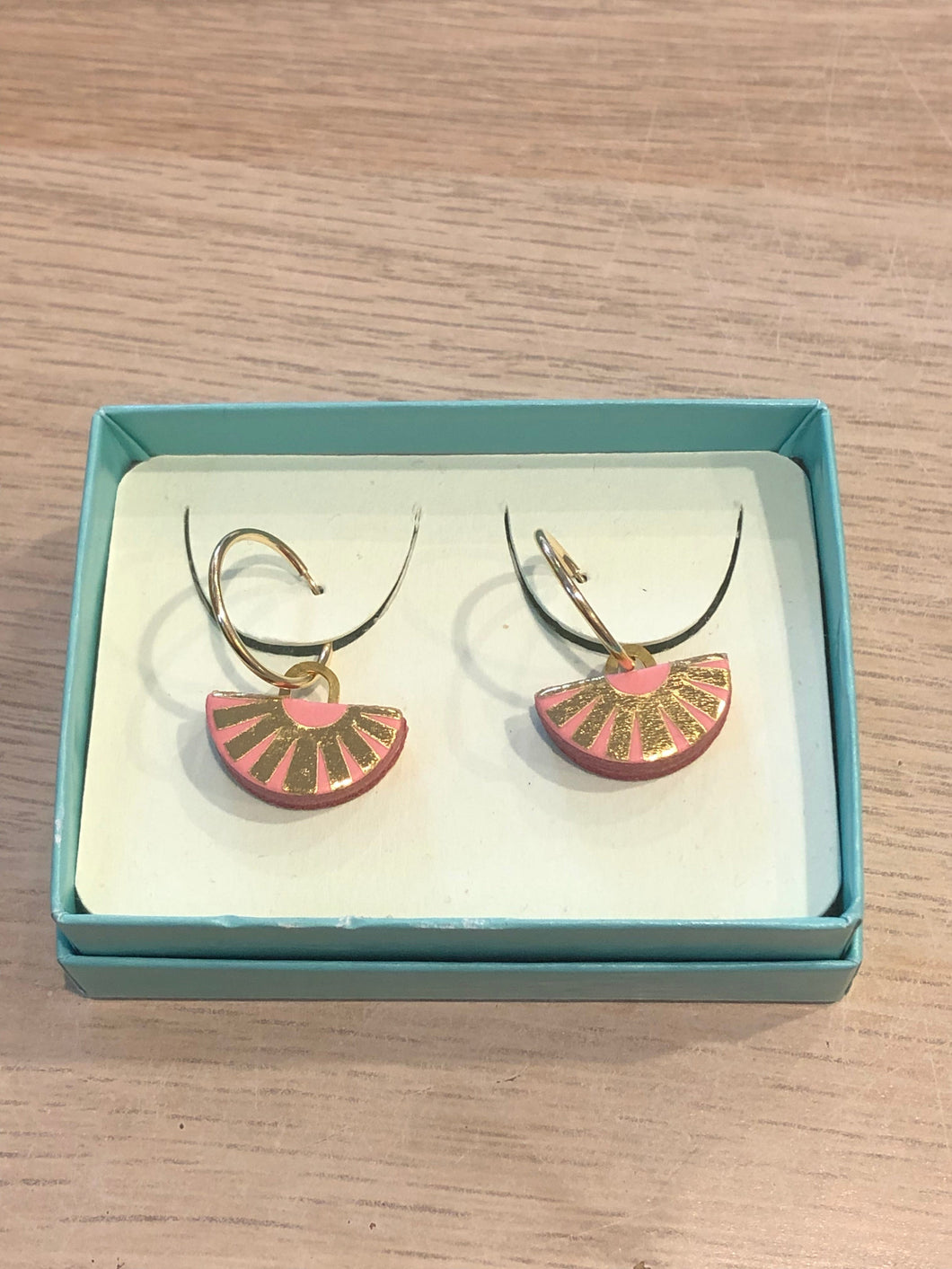 Small hoop with Charm: Pink & Gold