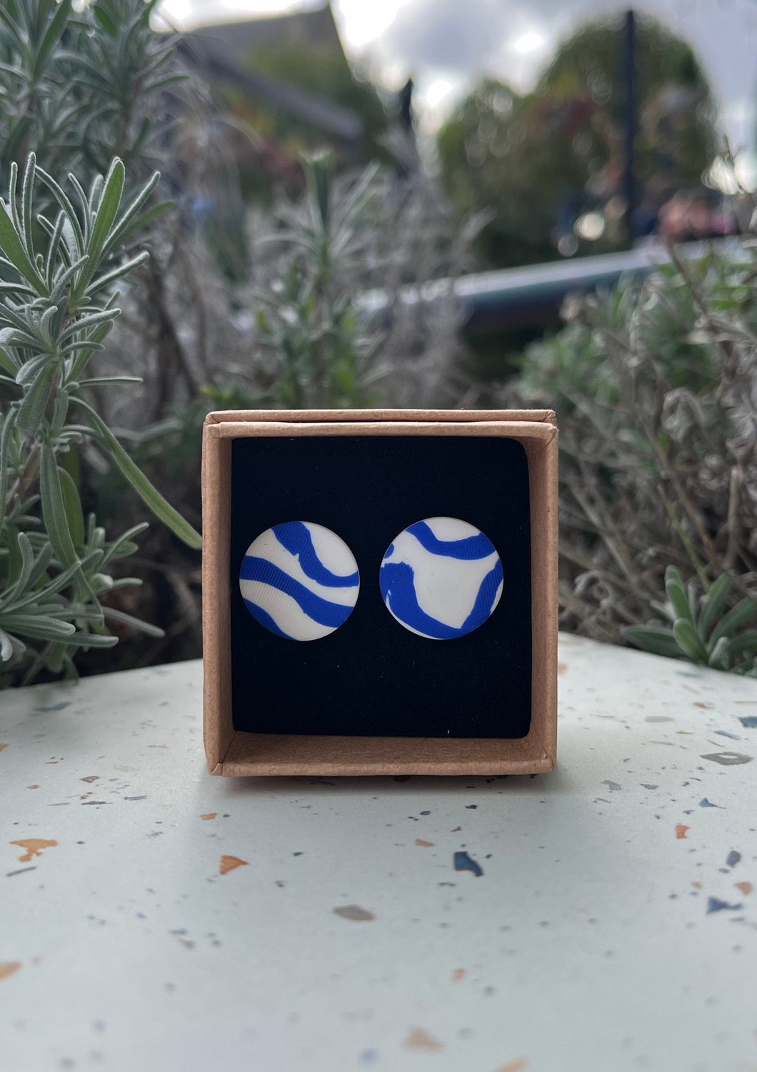 Round Studs - Blue/ White (Medium)