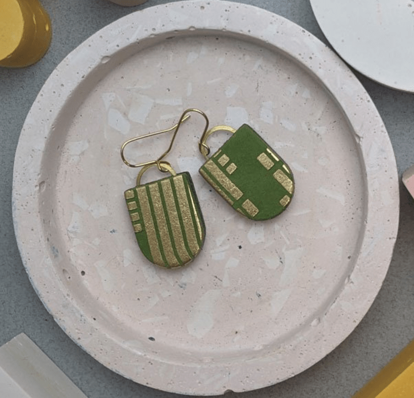 Tab long earrings olive & gold