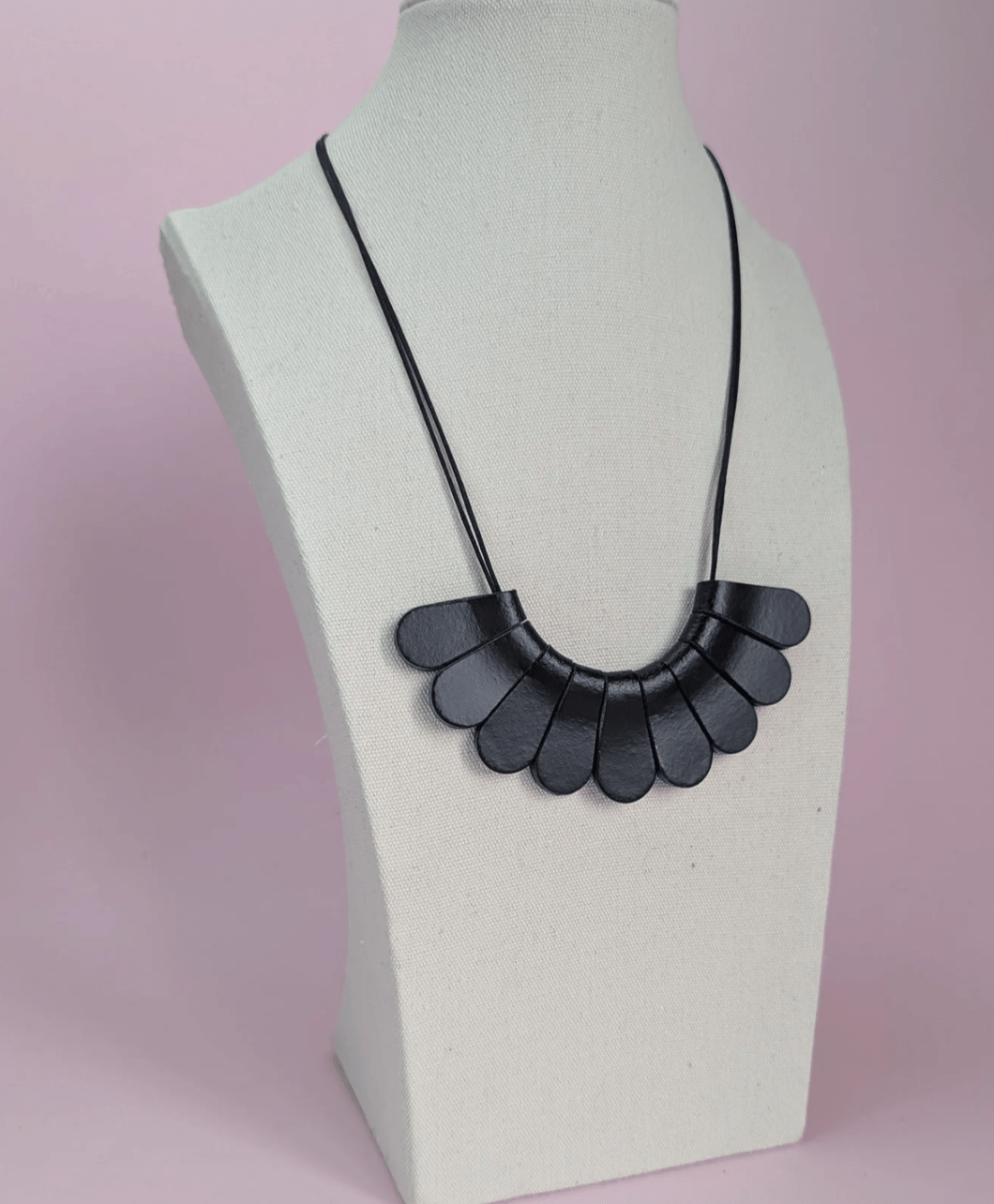 Large Petal Necklace - Black