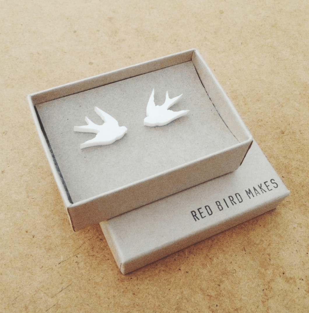Swallow studs white