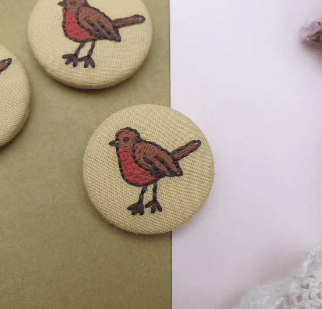 Robin embroidered magnet