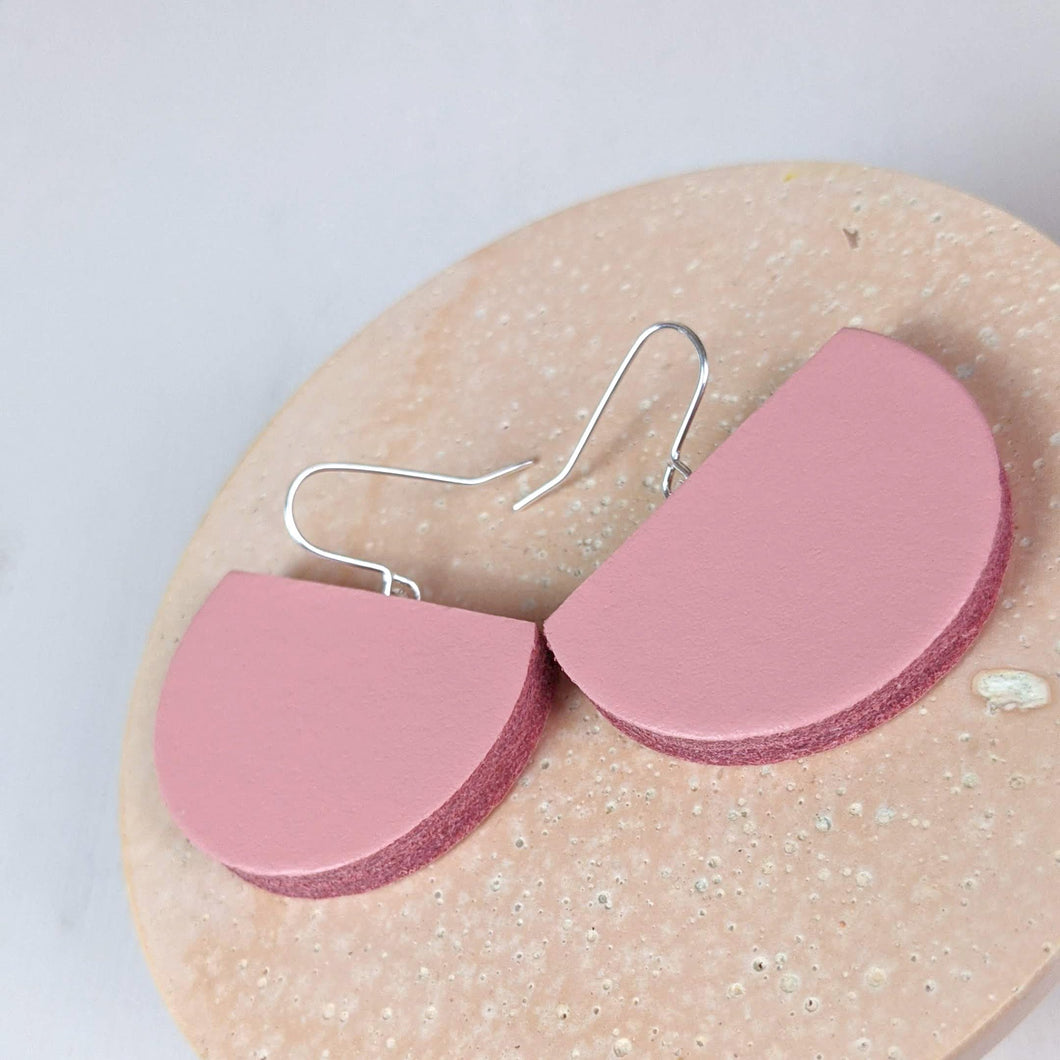 Medium semi circle earrings - Pink